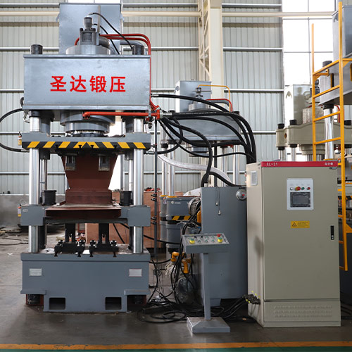 400噸牛羊舔磚液壓機 400噸牛羊舔磚液壓機