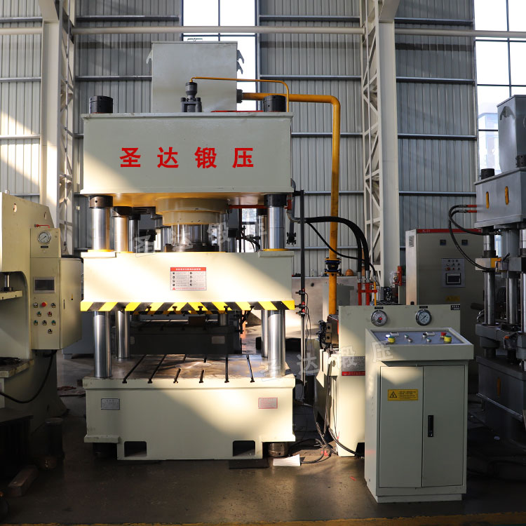 315噸四柱液壓機車間實物 315噸四柱液壓機車間實物