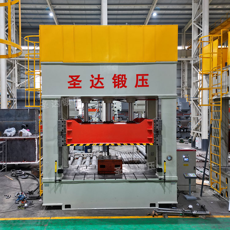 315噸框架式液壓機(jī)車(chē)間展示 315噸框架式液壓機(jī)車(chē)間展示