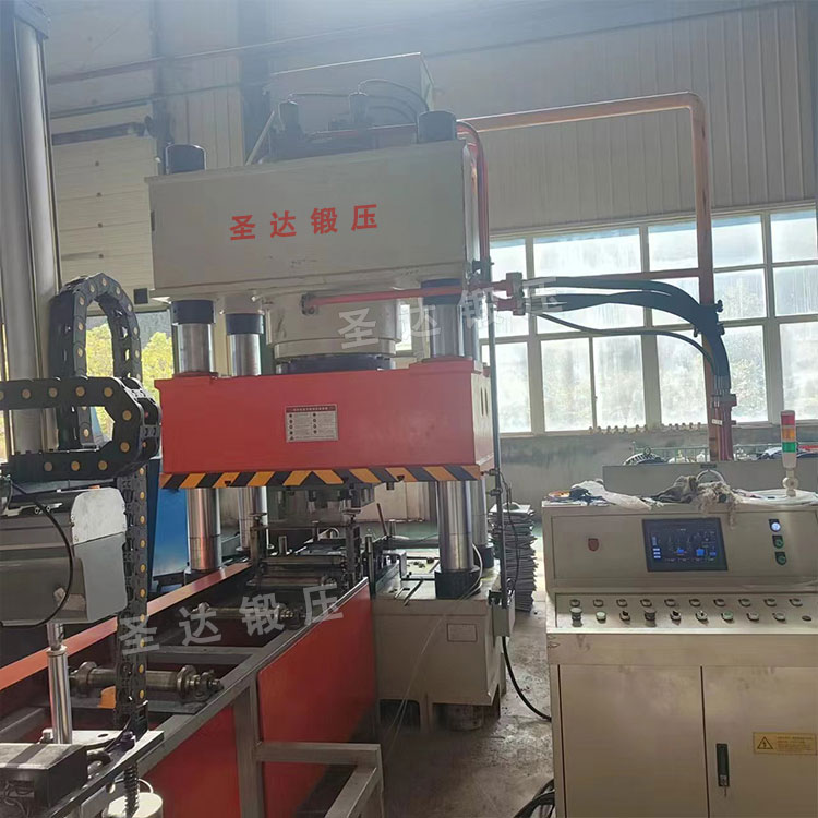 630噸三梁四柱液壓機 630噸三梁四柱液壓機