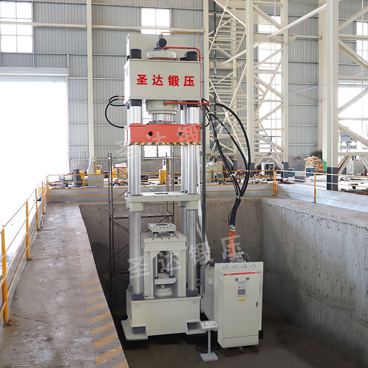 800噸四梁四柱液壓機 800噸四梁四柱液壓機