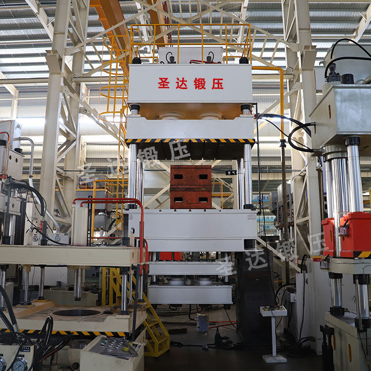 500噸三梁四柱液壓機(jī)車間實(shí)物 500噸三梁四柱液壓機(jī)車間實(shí)物